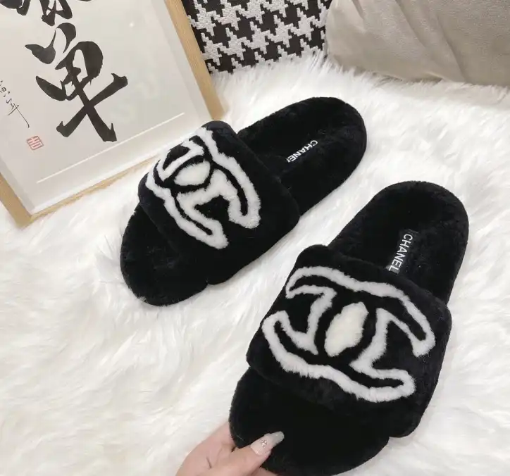 hype Chanel Slippers