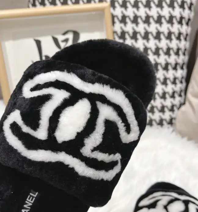 hype Chanel Slippers