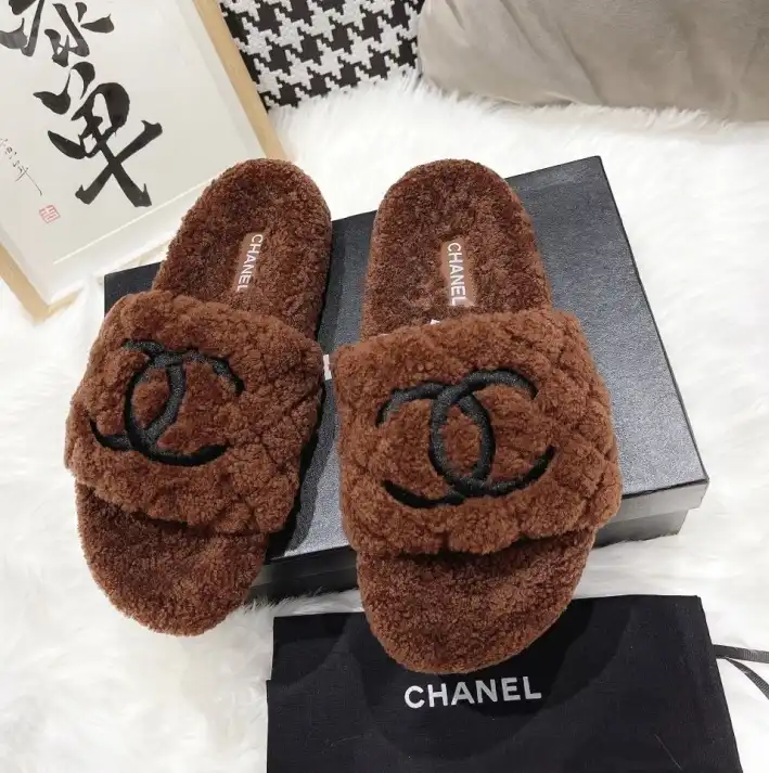 hype Chanel Slippers