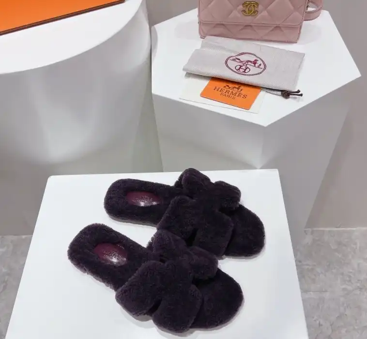 hype Hermes Slippers