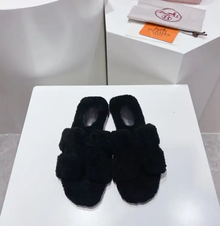 hype Hermes Slippers