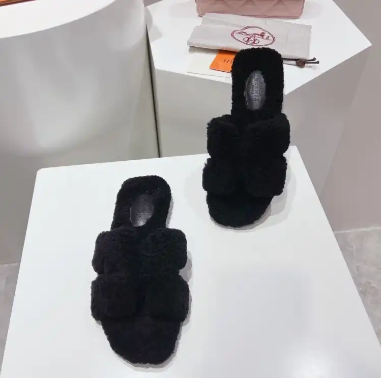 hype Hermes Slippers