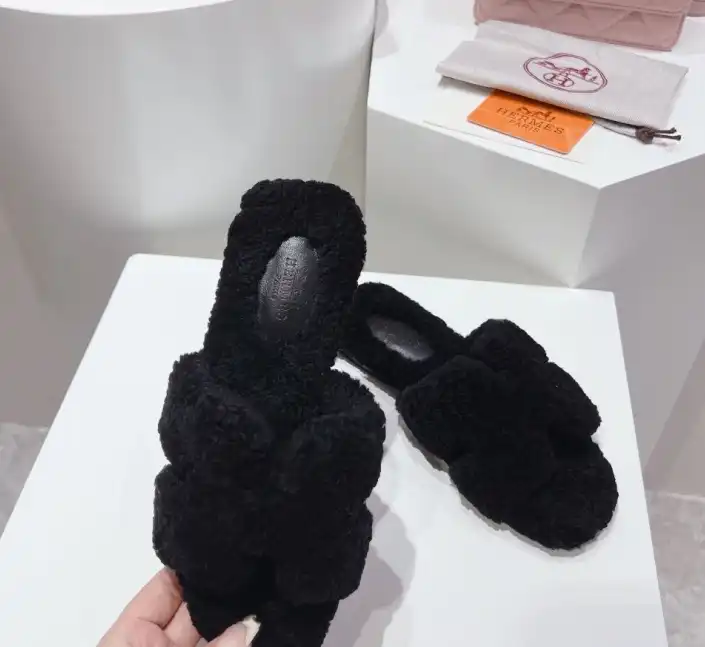 hype Hermes Slippers