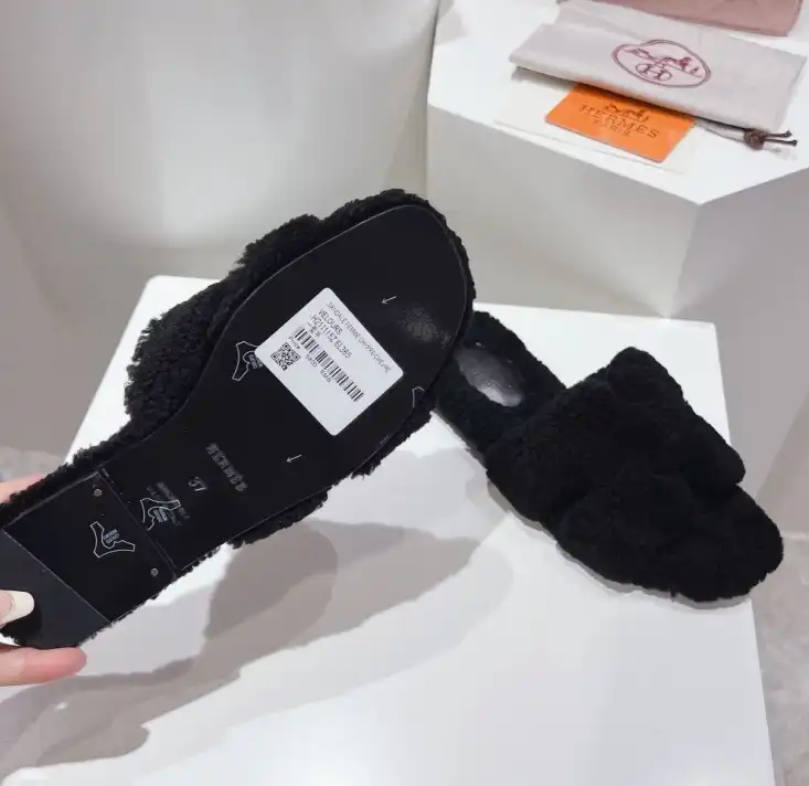 hype Hermes Slippers