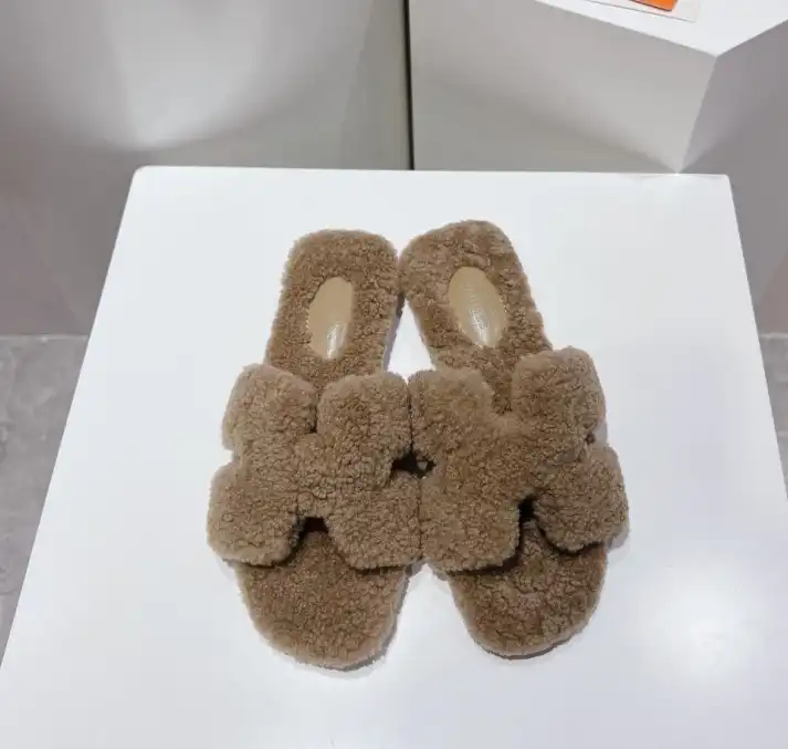 hype Hermes Slippers