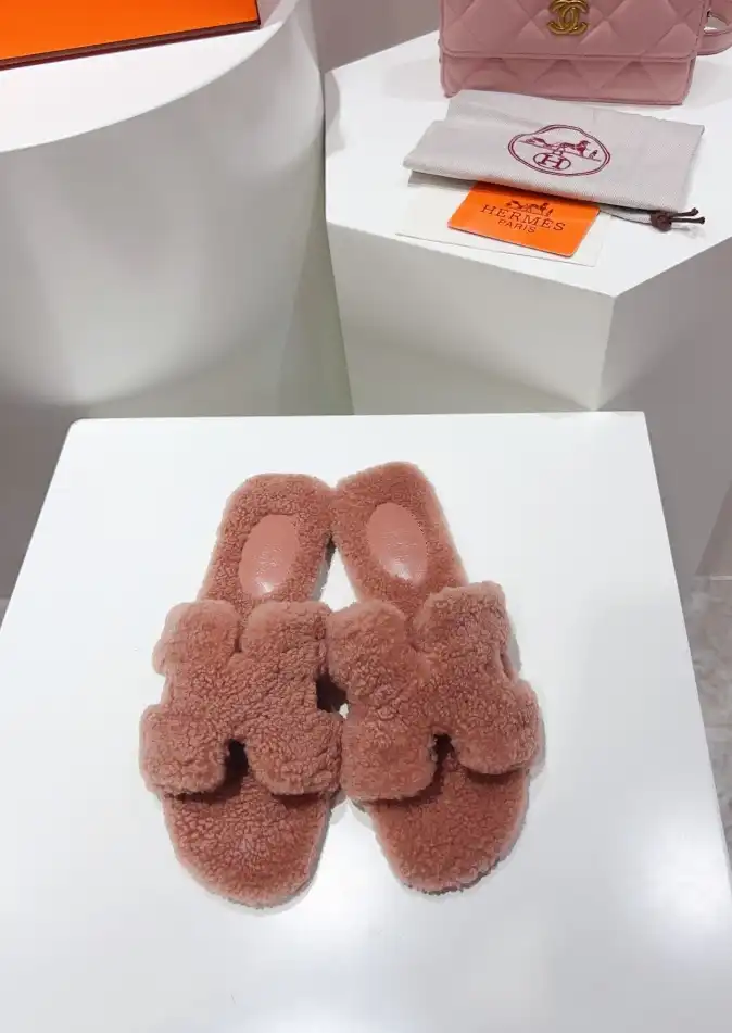 hype Hermes Slippers