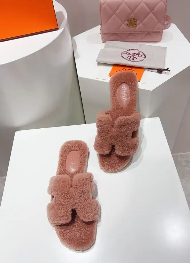 hype Hermes Slippers