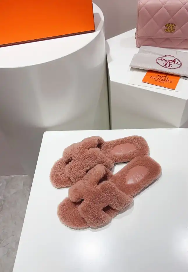 hype Hermes Slippers