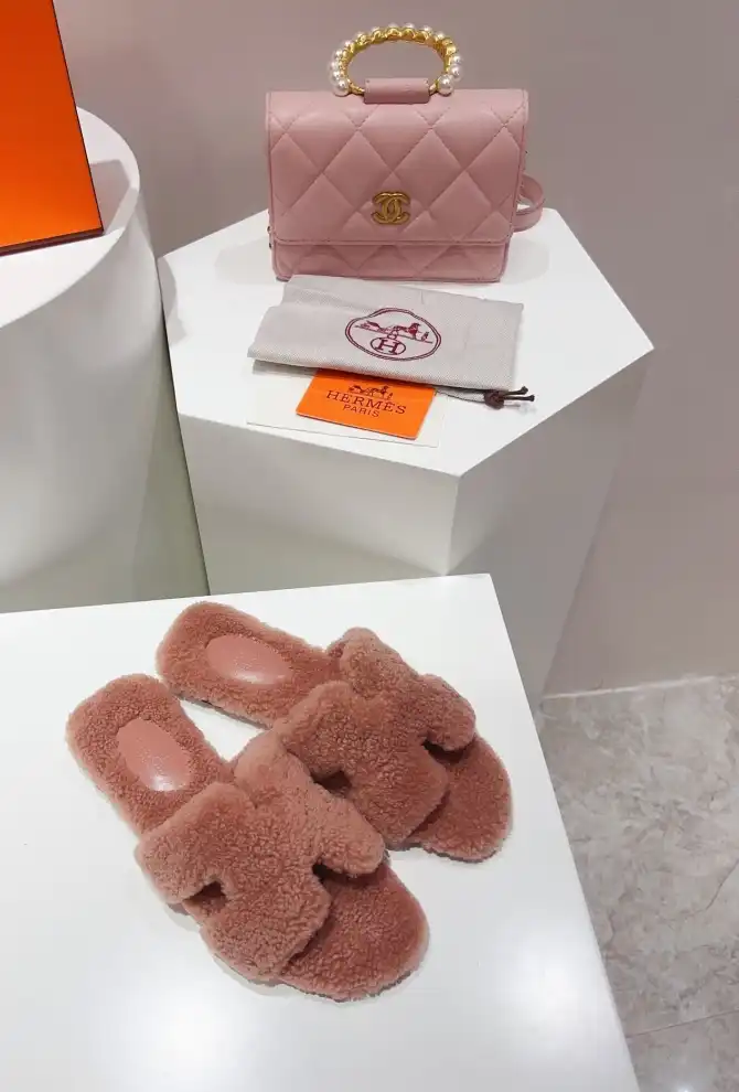 hype Hermes Slippers