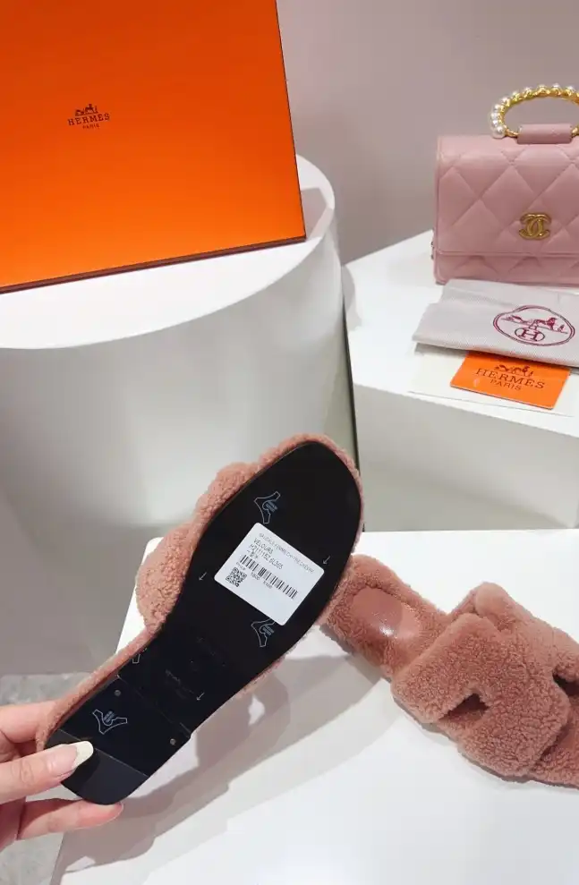 hype Hermes Slippers