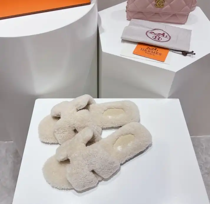 hype Hermes Slippers