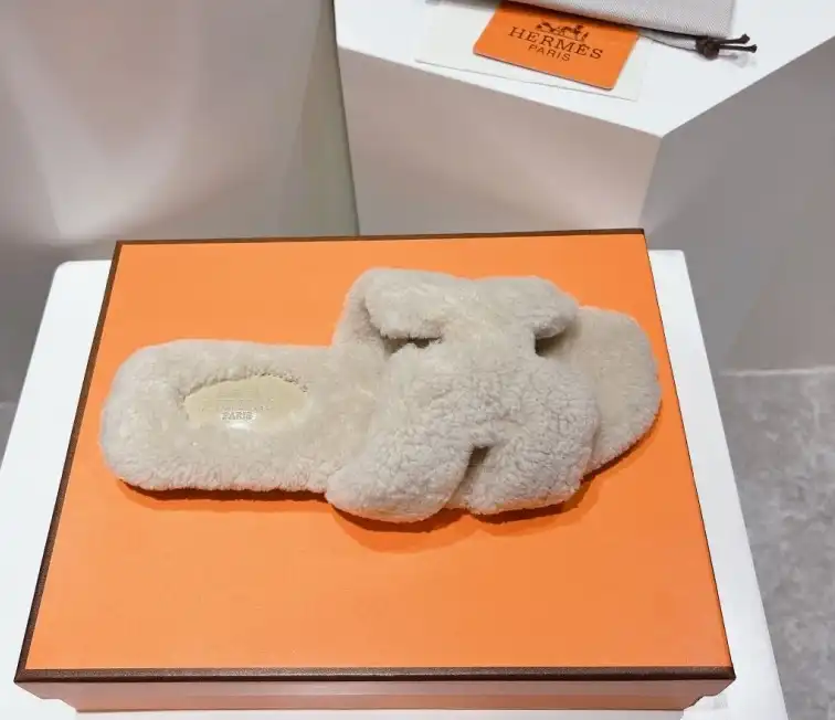 hype Hermes Slippers