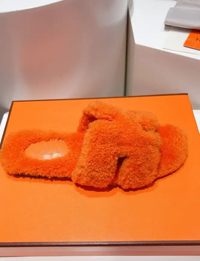 hype Hermes Slippers