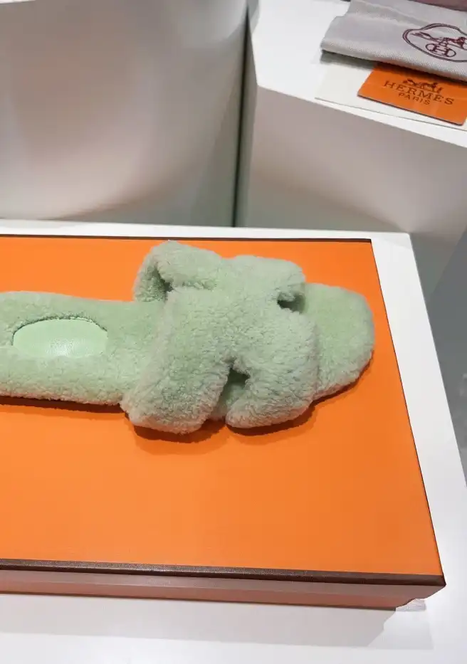 hype Hermes Slippers