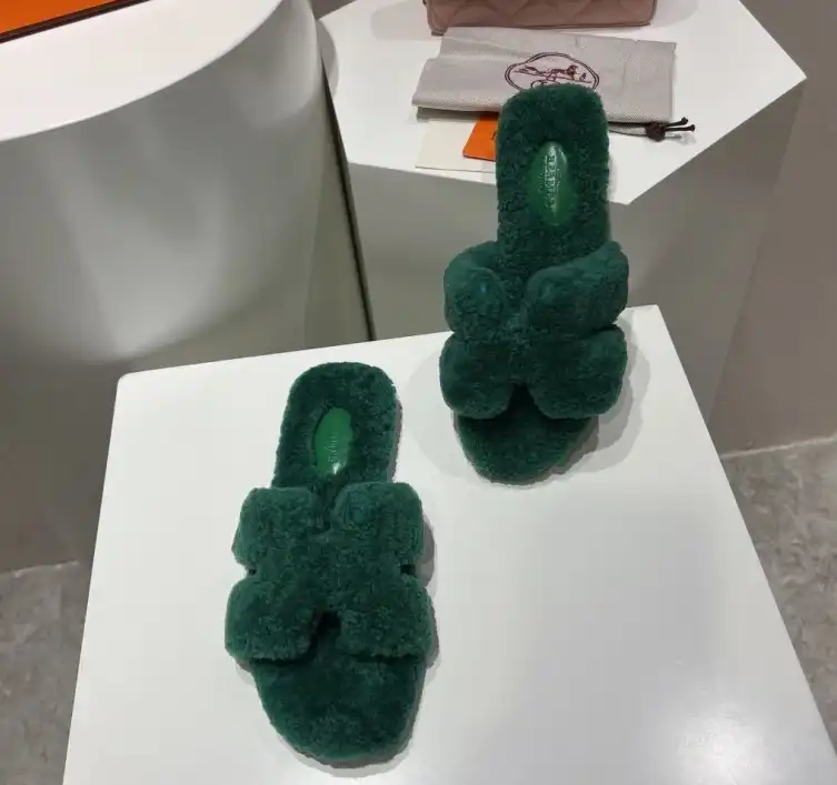 hype Hermes Slippers