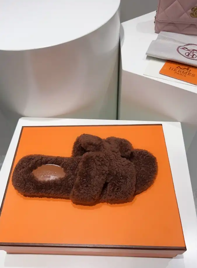 hype Hermes Slippers