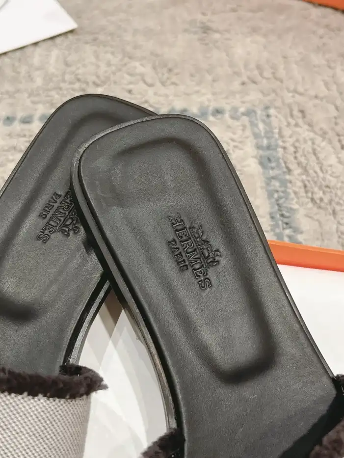 hype Hermes Slippers