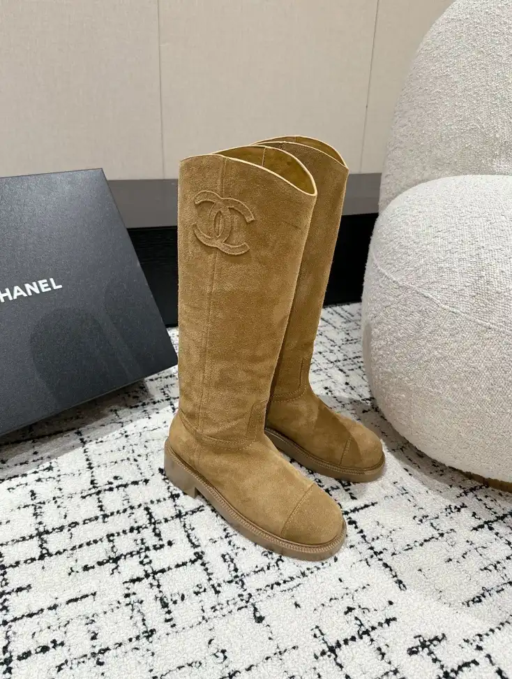 hype Chanel Boots