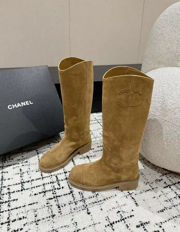 hype Chanel Boots