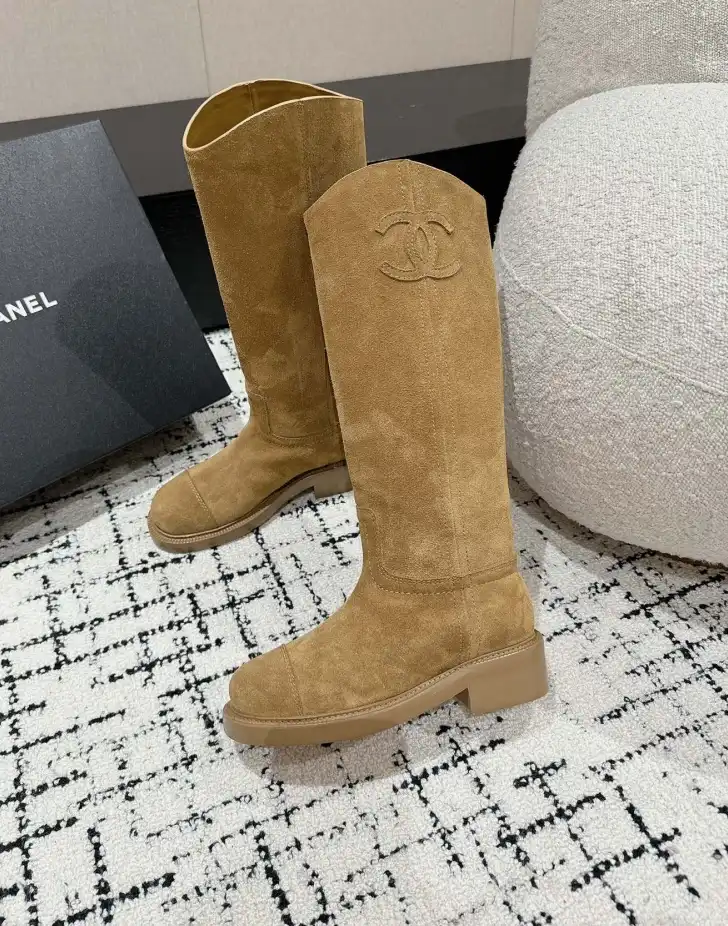 hype Chanel Boots