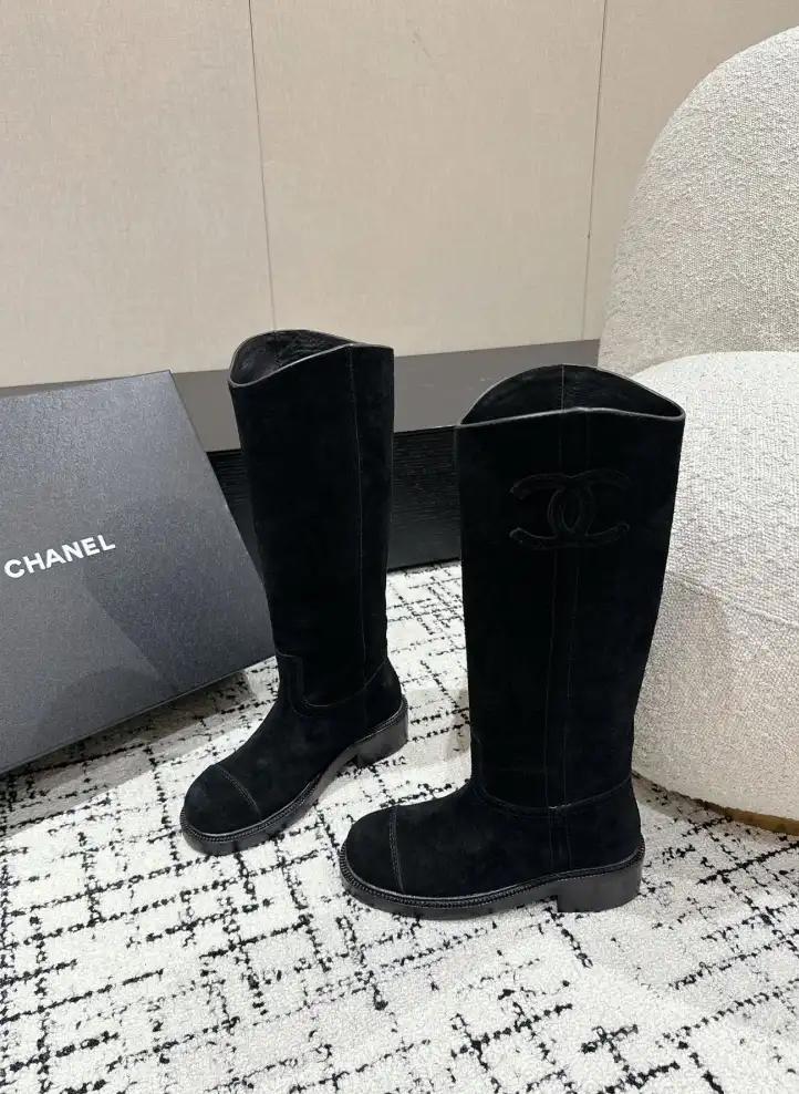 hype Chanel Boots