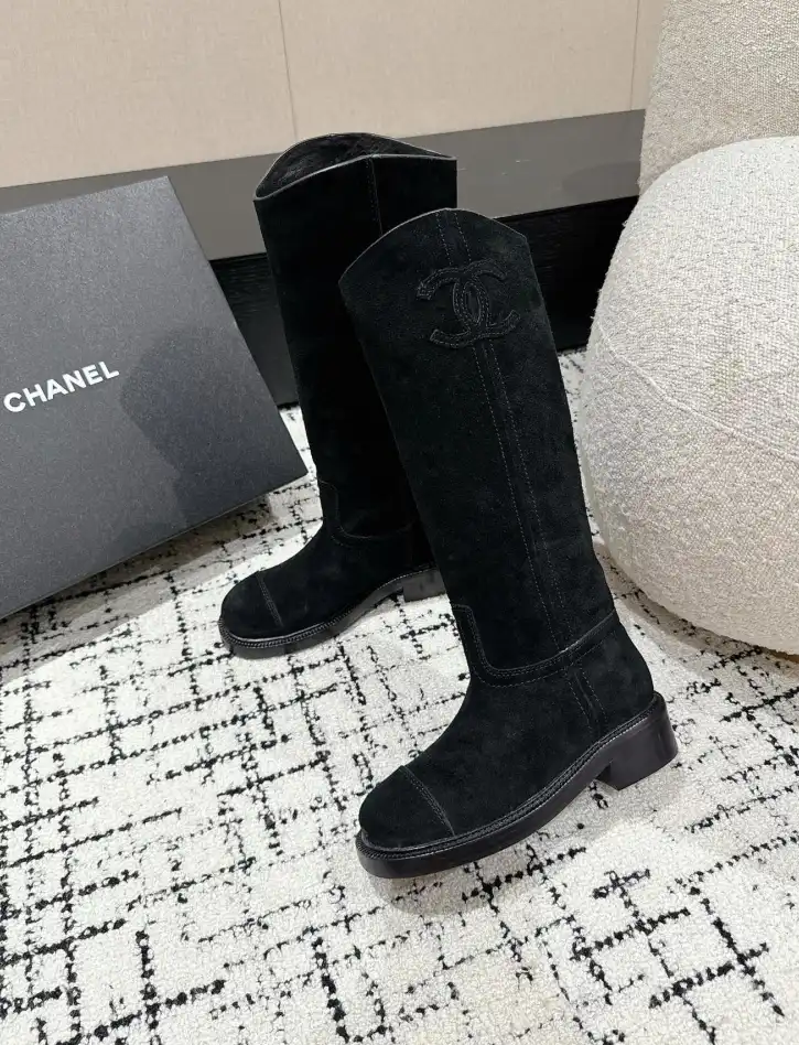 hype Chanel Boots