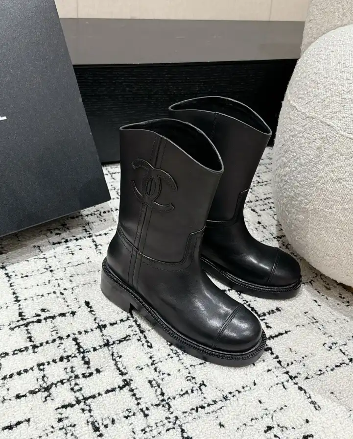 hype Chanel Boots