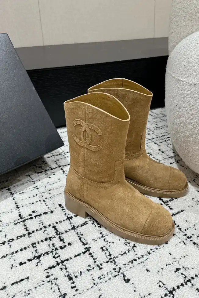 hype Chanel Boots