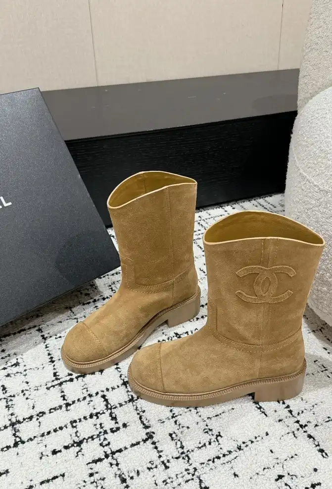 hype Chanel Boots