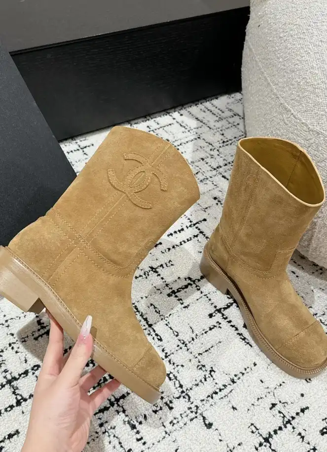 hype Chanel Boots