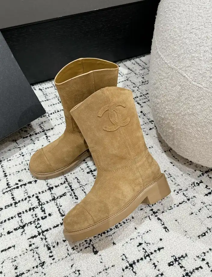 hype Chanel Boots