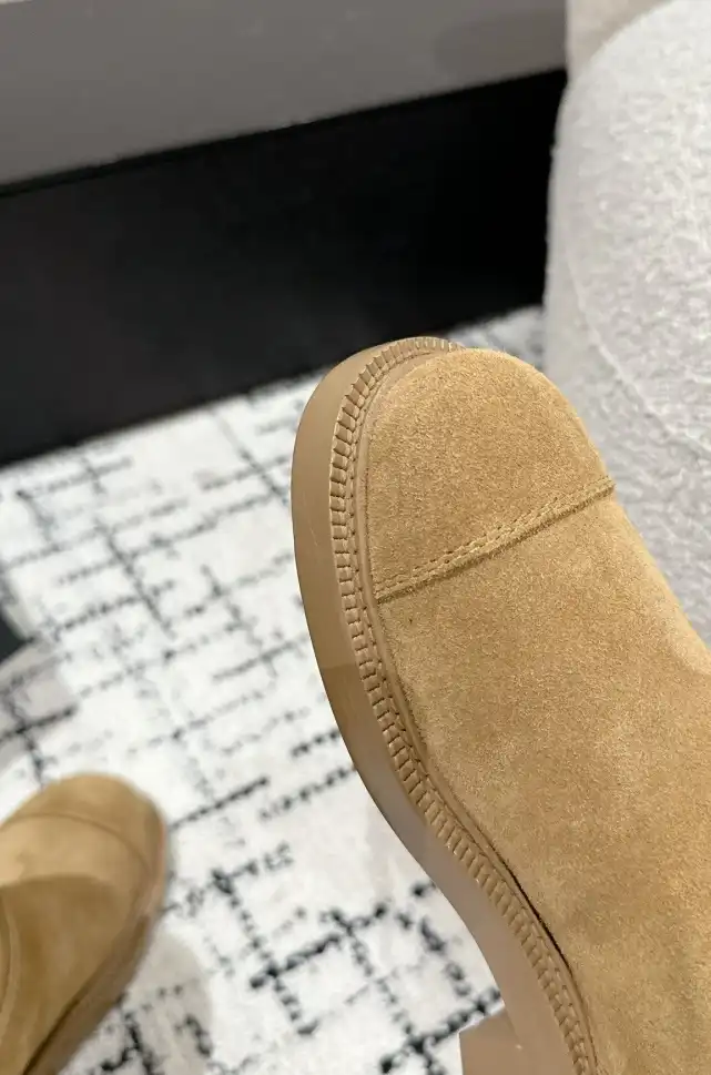 hype Chanel Boots