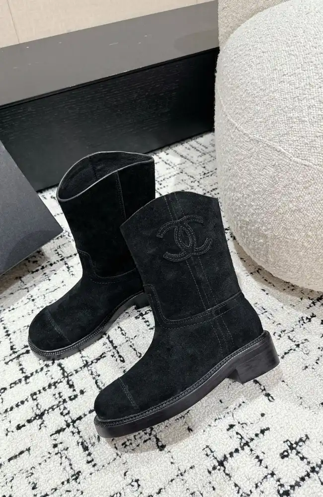 hype Chanel Boots