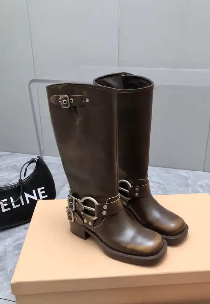 hype Miu Miu Boots