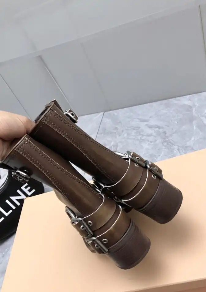 hype Miu Miu Boots