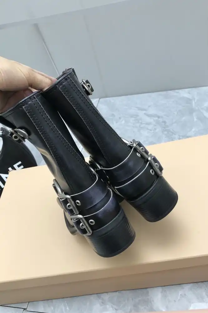 hype Miu Miu Boots