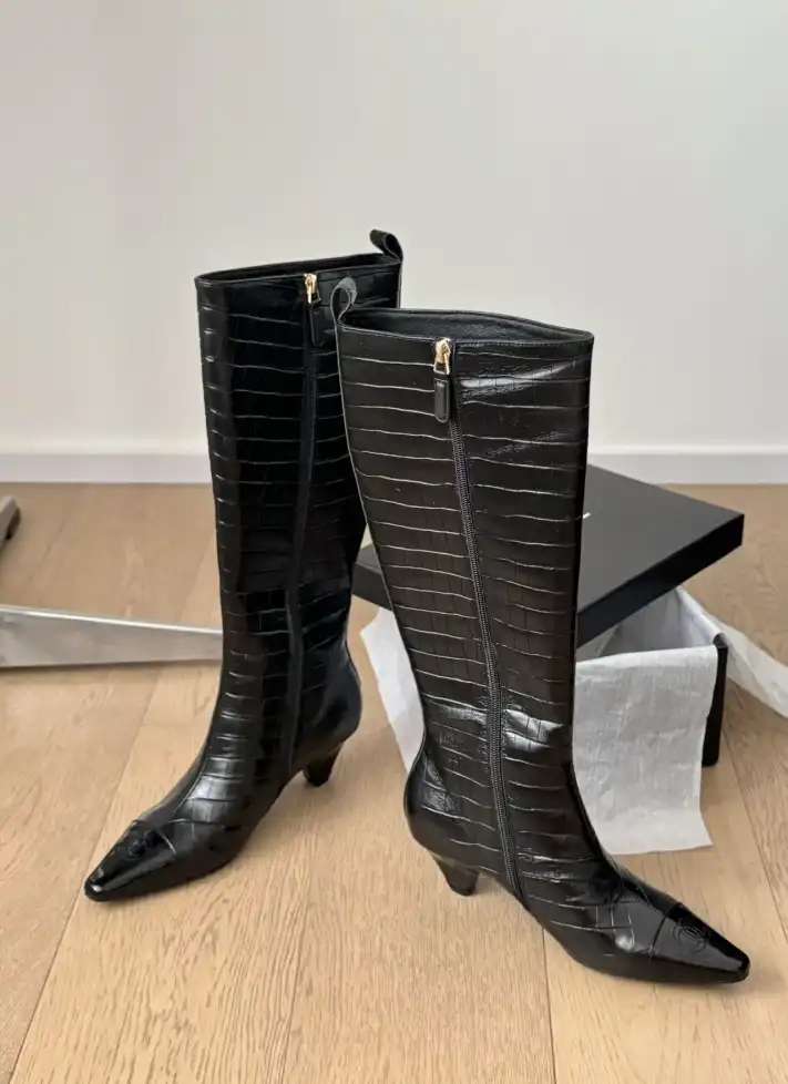 hype Chanel Boots