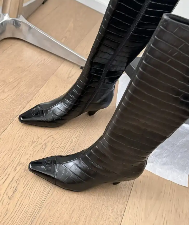 hype Chanel Boots