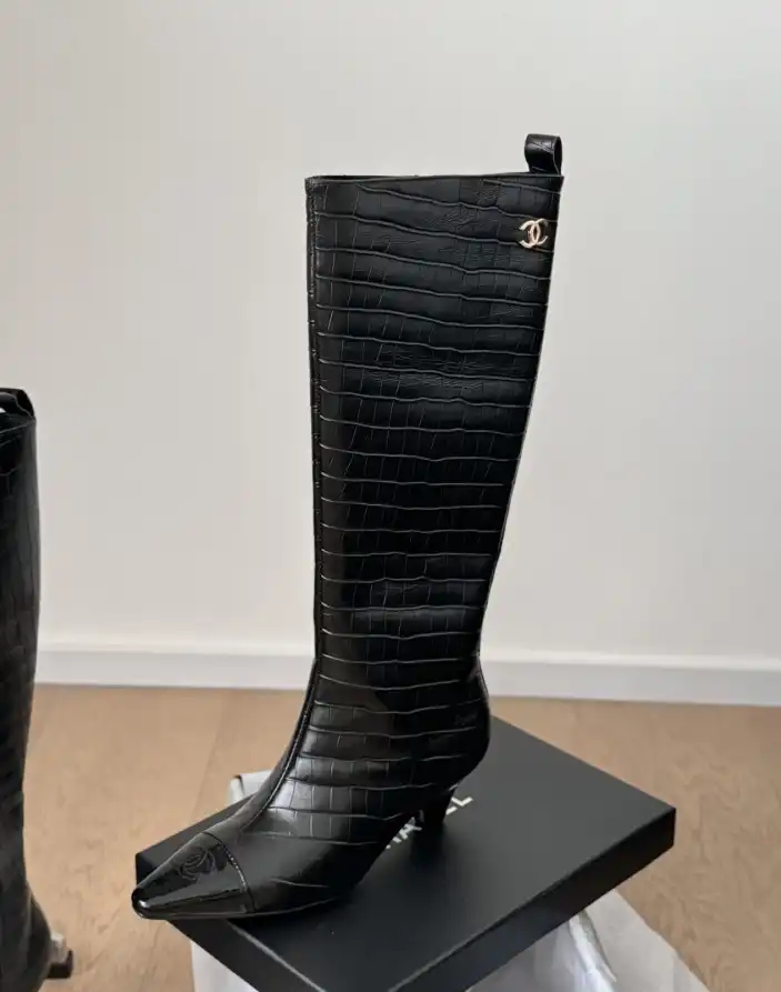 hype Chanel Boots