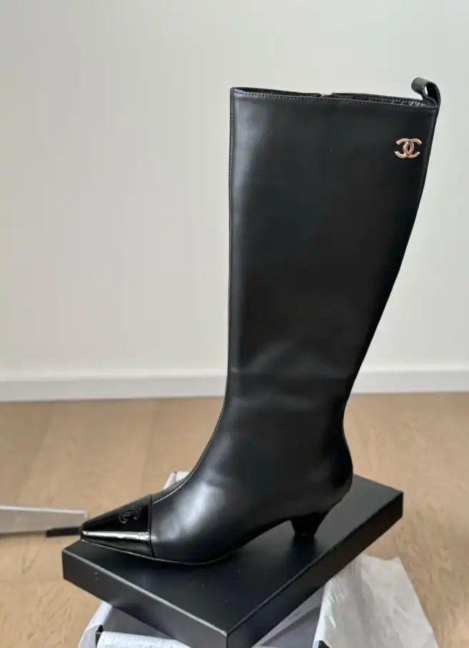 hype Chanel Boots