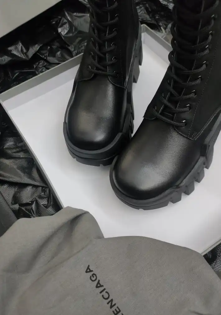 hype Balenciaga Boots