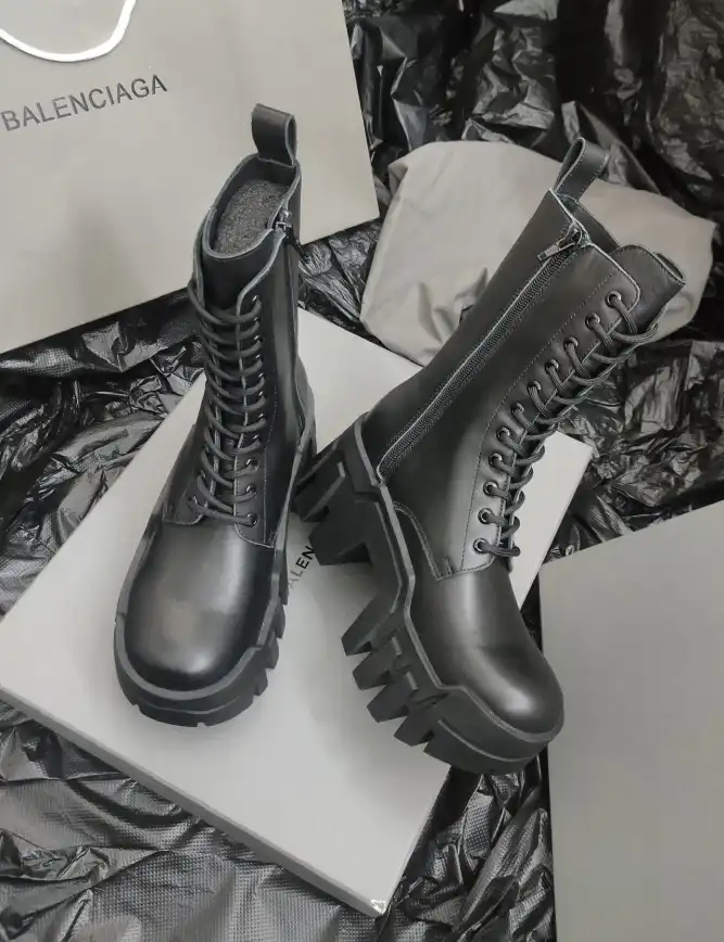 hype Balenciaga Boots