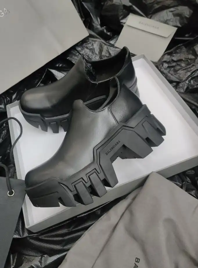 hype Balenciaga Boots