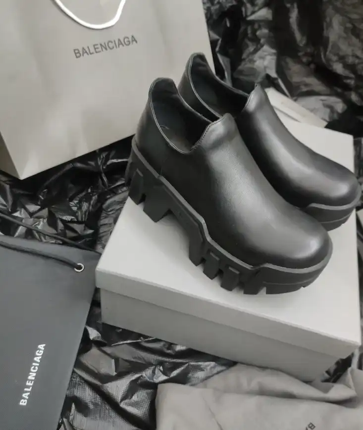 hype Balenciaga Boots