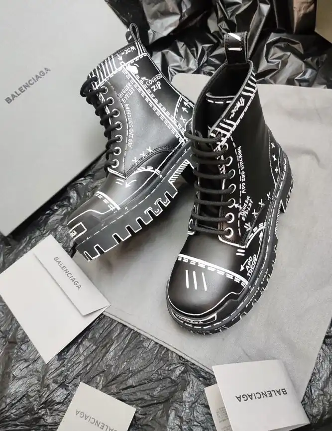 hype Balenciaga Boots