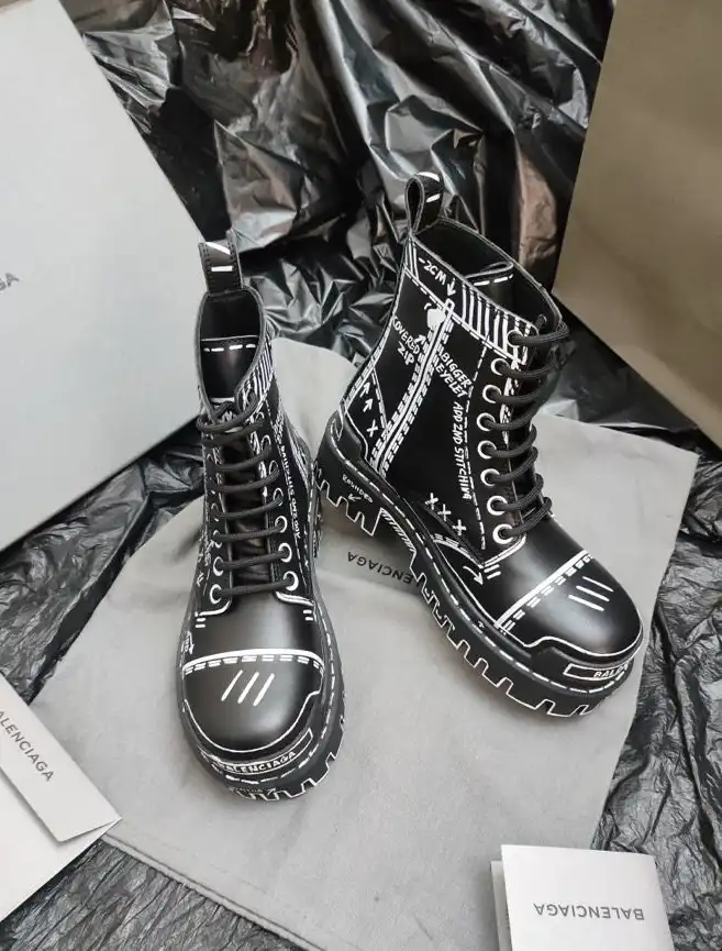 hype Balenciaga Boots