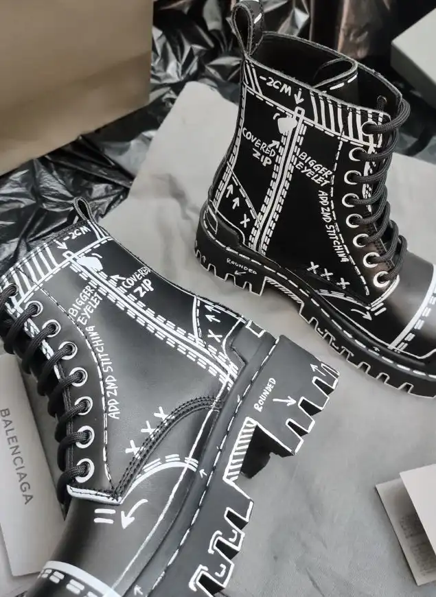 hype Balenciaga Boots