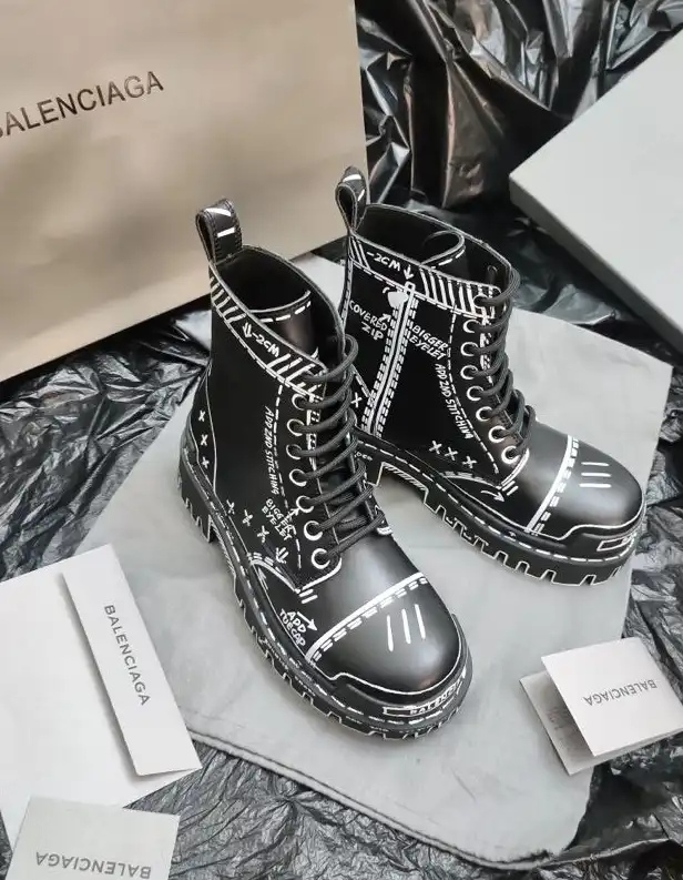 hype Balenciaga Boots