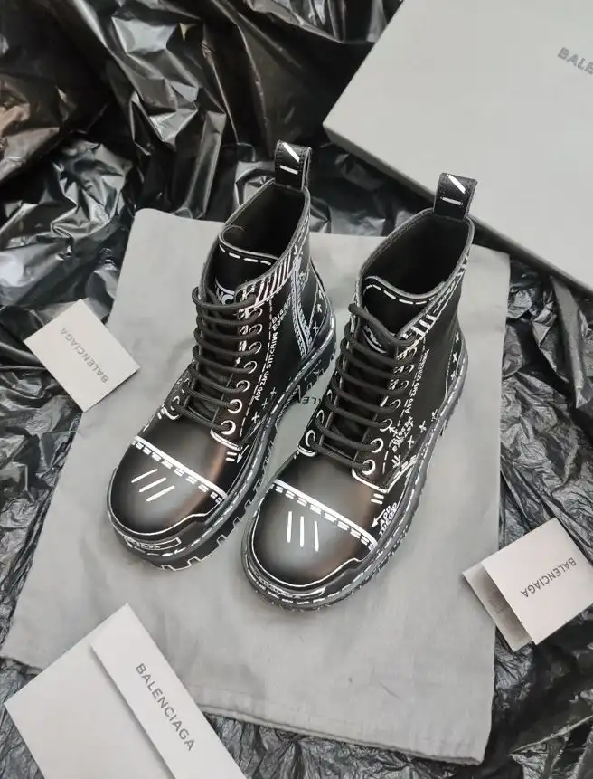 hype Balenciaga Boots