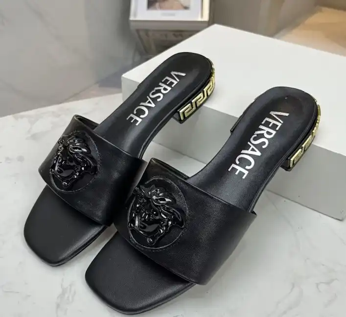 hype Givenchy Slippers